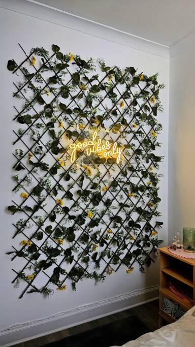 The Ferns - Shared Garden Apartment With Parking Darvel Luaran gambar