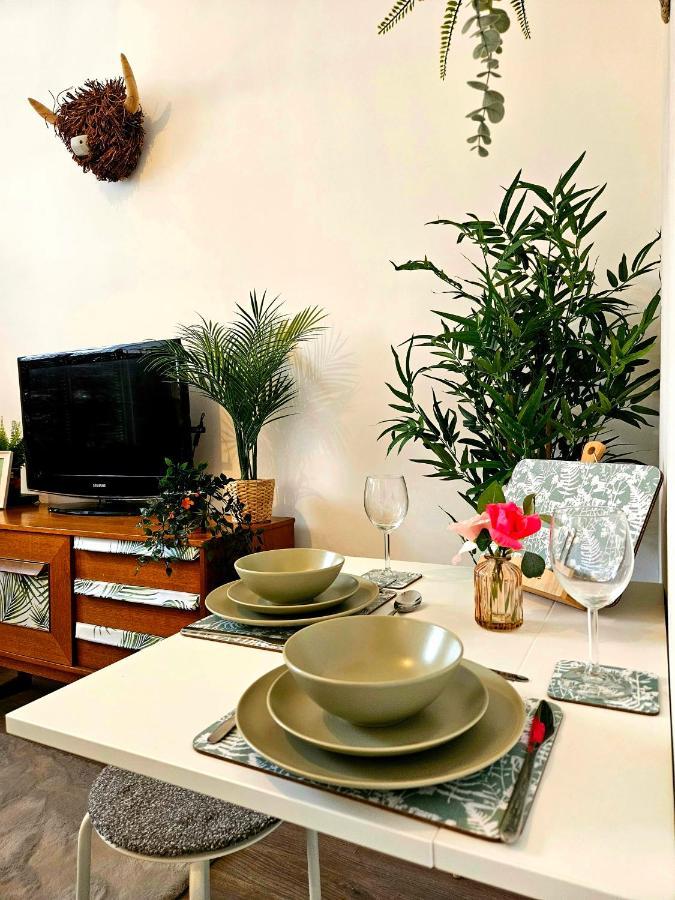 The Ferns - Shared Garden Apartment With Parking Darvel Luaran gambar