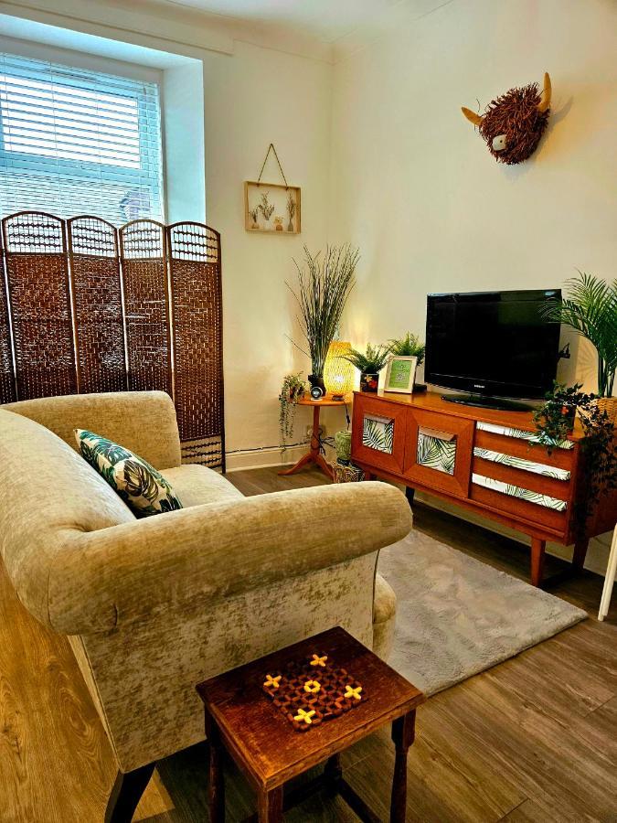 The Ferns - Shared Garden Apartment With Parking Darvel Luaran gambar